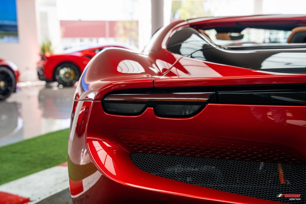 Ferrari 296 GTS 2024