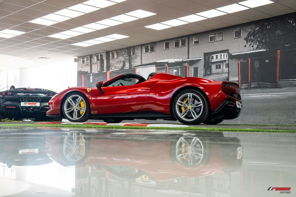 Ferrari 296 GTS 2024