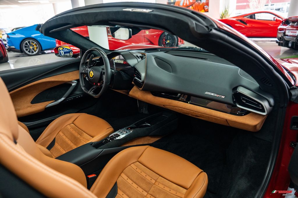 Ferrari 296 GTS 2024