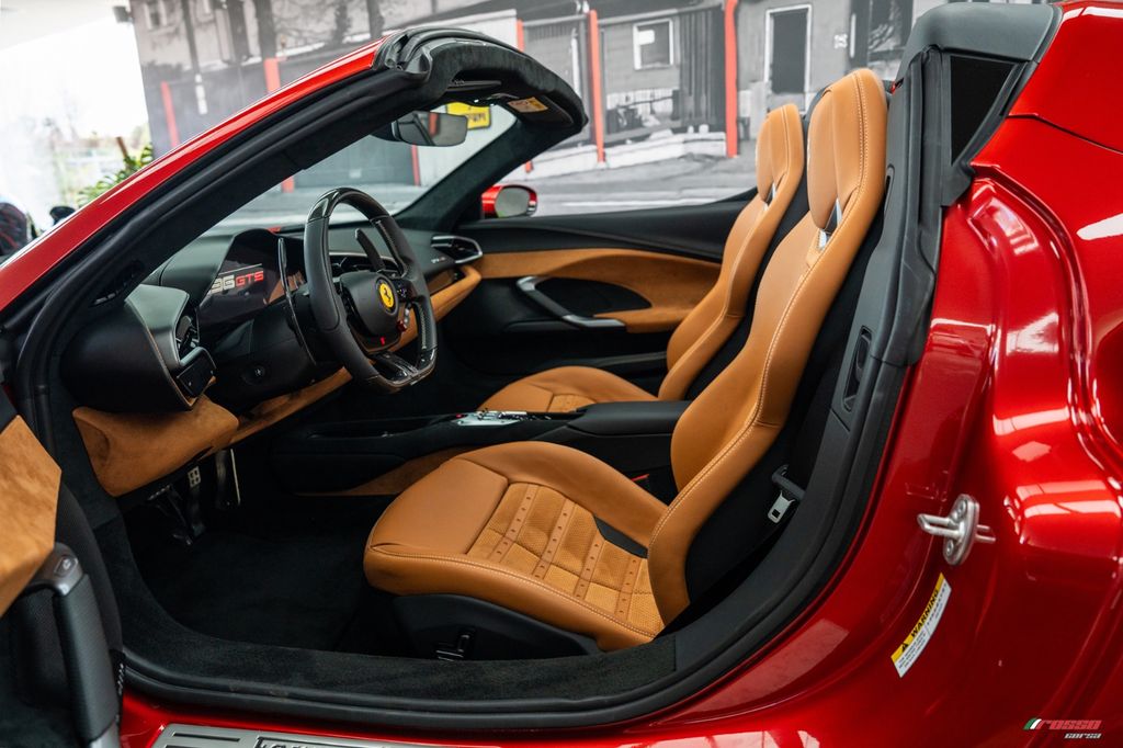 Ferrari 296 GTS 2024