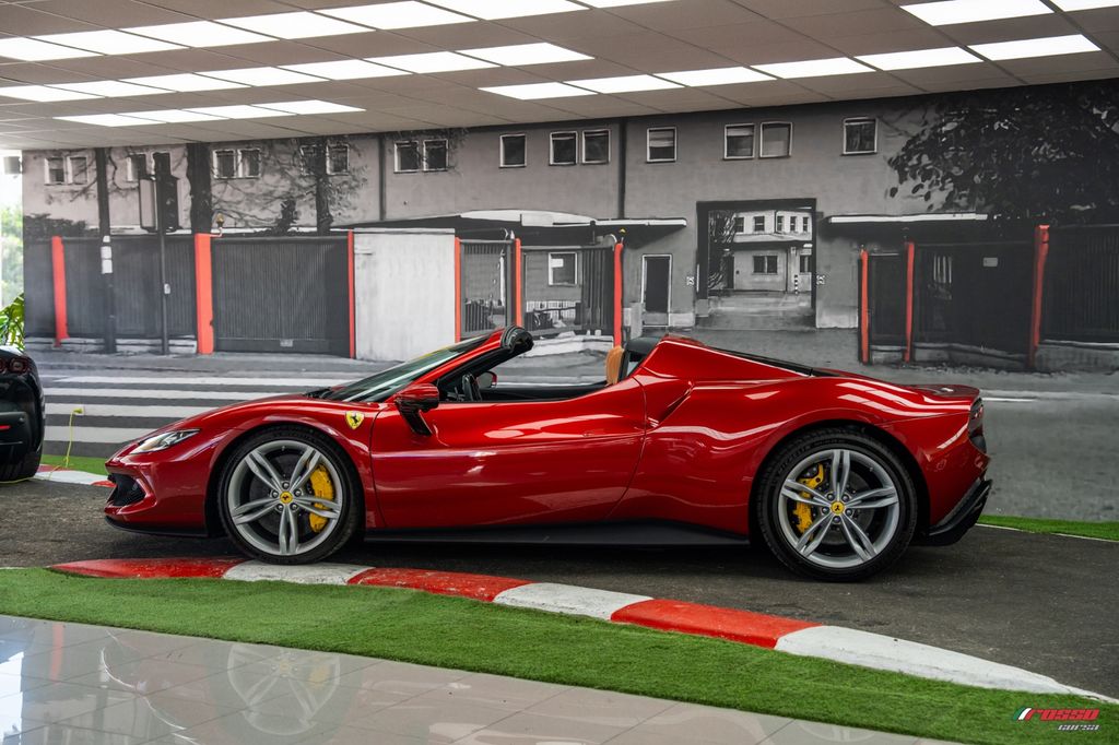 Ferrari 296 GTS 2024