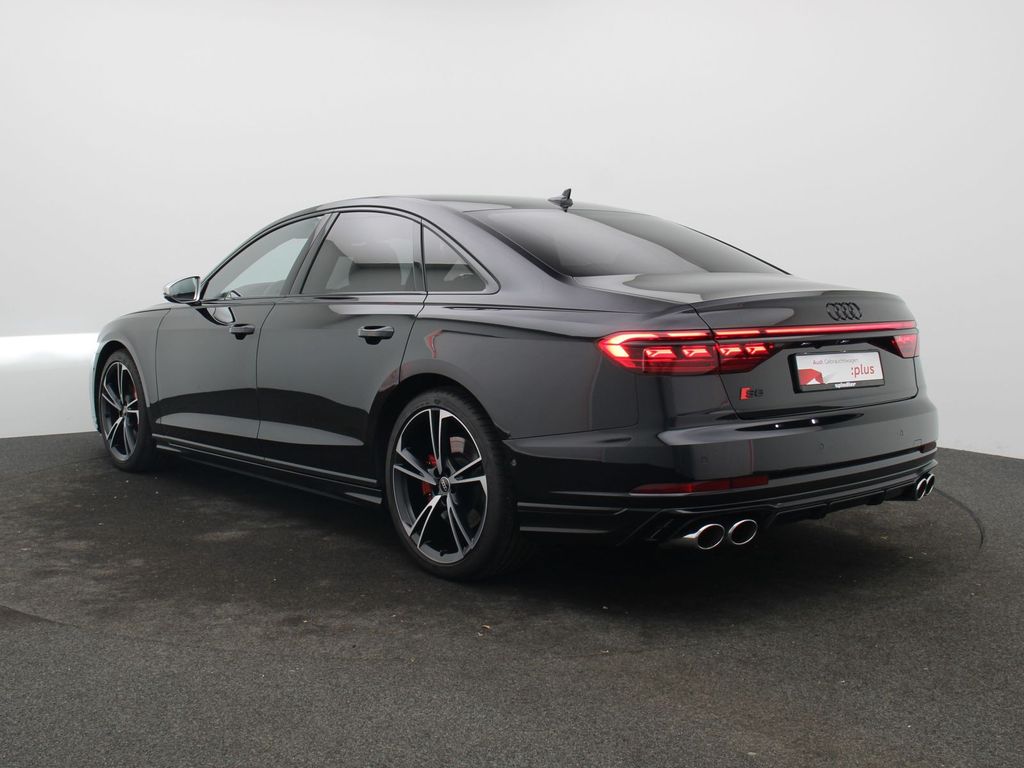 Audi S8 2024