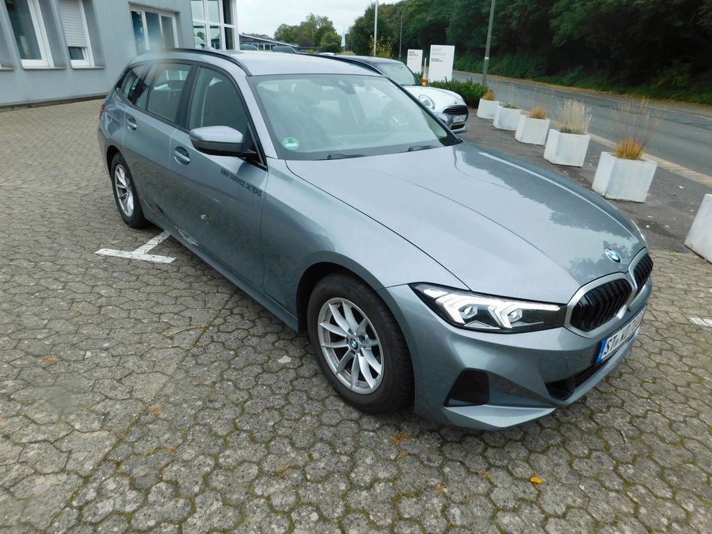 BMW 318 2023