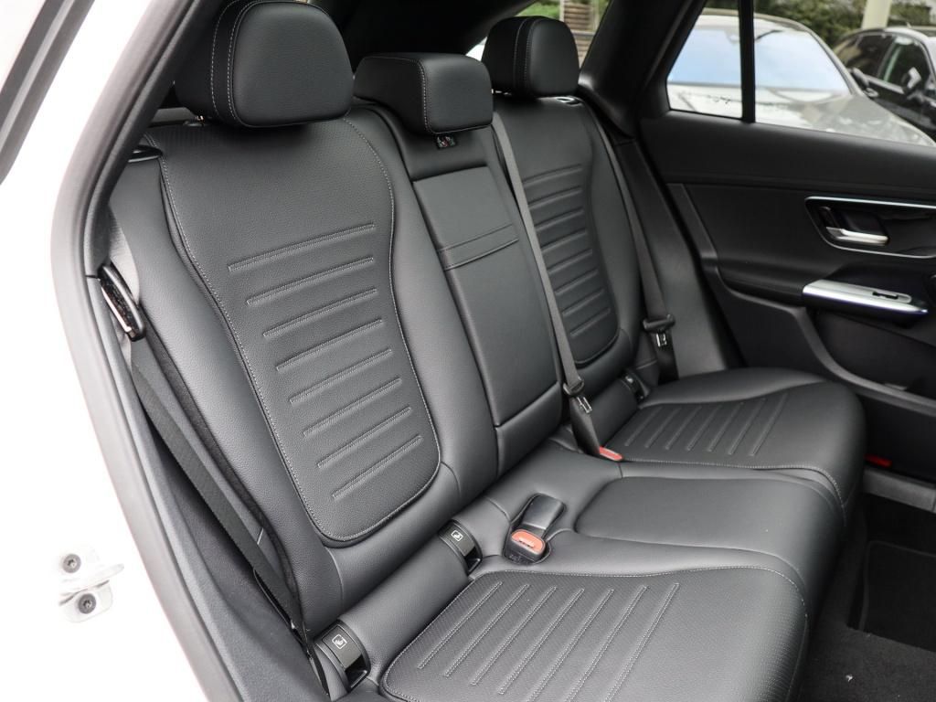 Mercedes-Benz GLC 300 2025