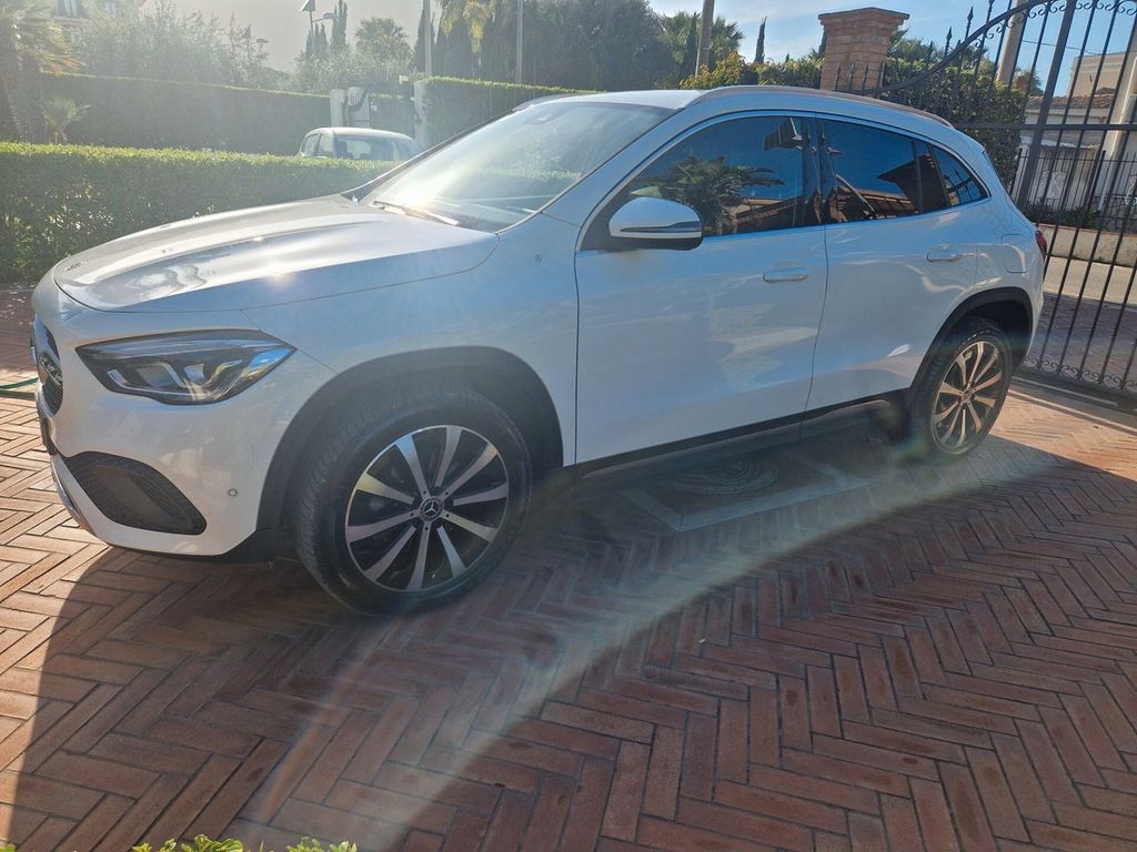 Mercedes-Benz GLA 200 2022