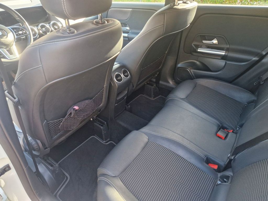 Mercedes-Benz GLA 200 2022