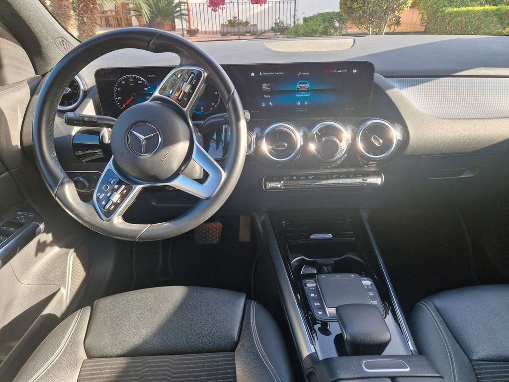 Mercedes-Benz GLA 200 2022