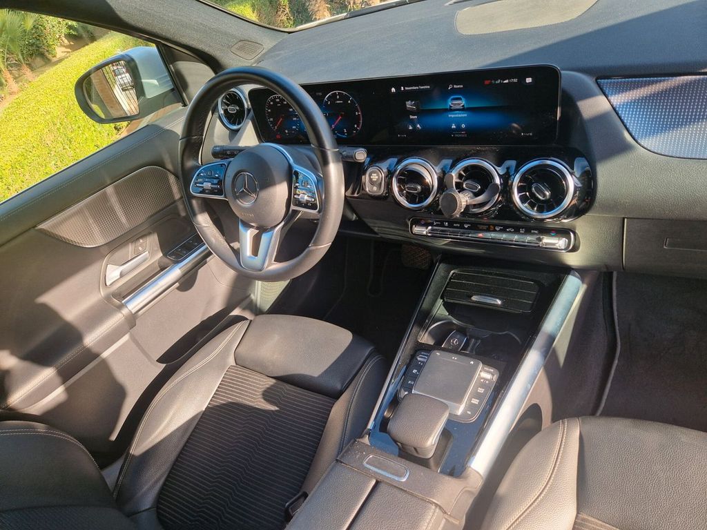 Mercedes-Benz GLA 200 2022