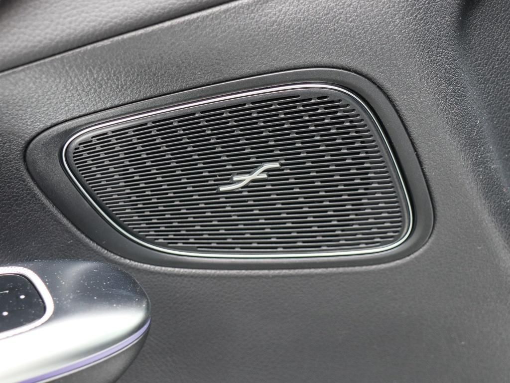 Mercedes-Benz GLC 300 2025