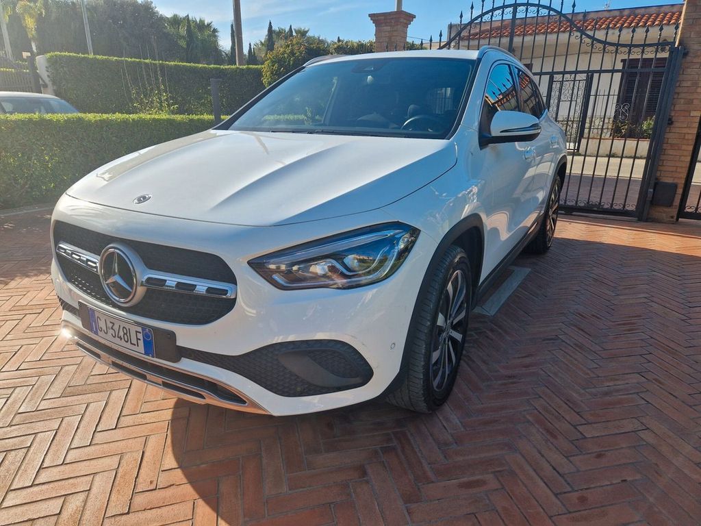 Mercedes-Benz GLA 200 2022