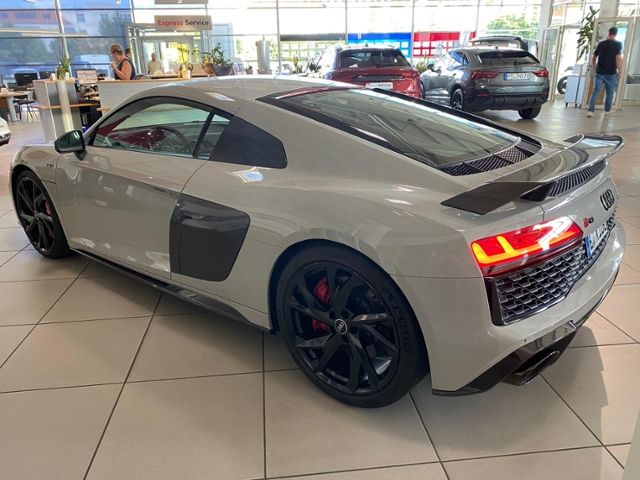 Audi R8 2024