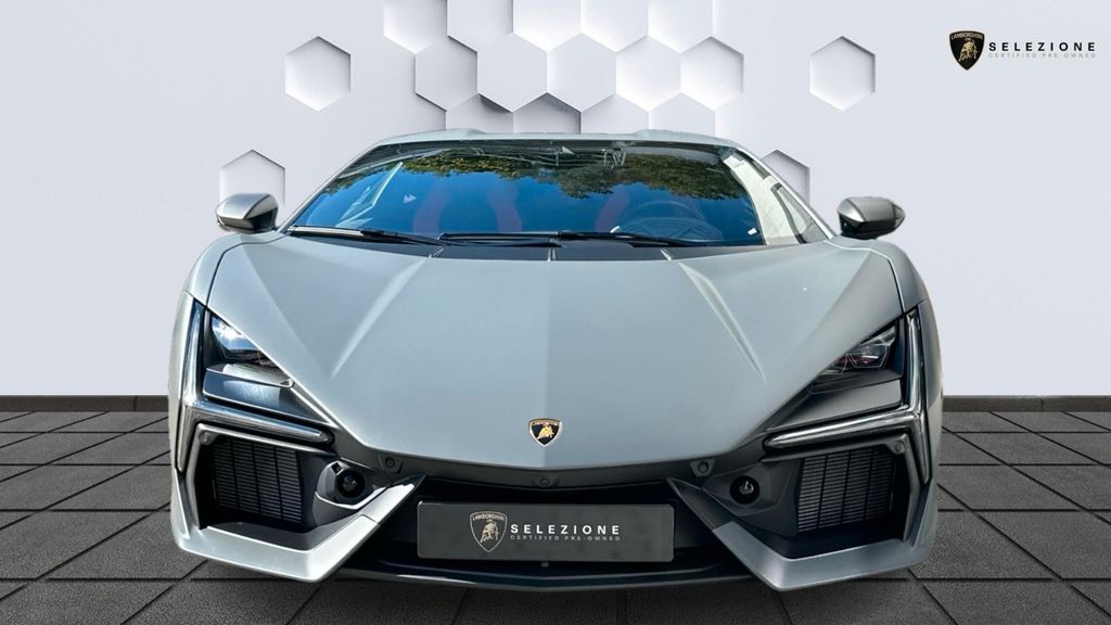 Lamborghini Revuelto 2025