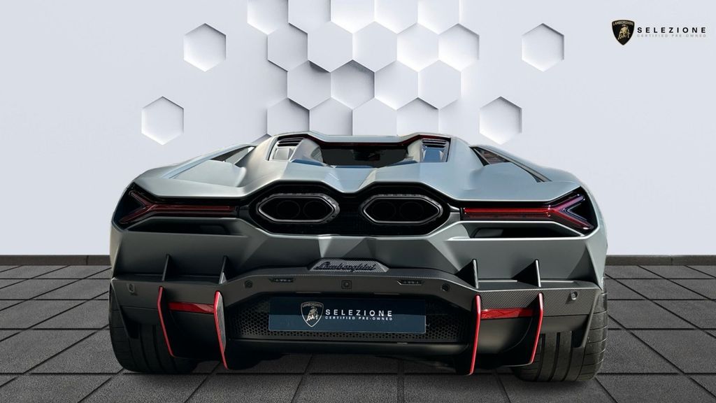 Lamborghini Revuelto 2025