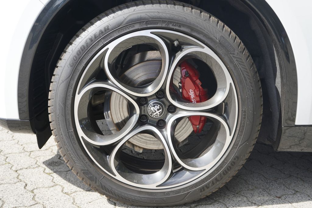 Alfa Romeo Stelvio 2024