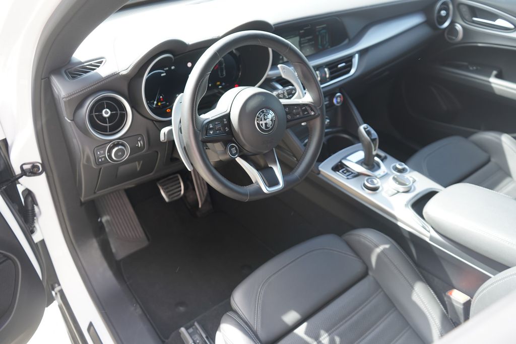 Alfa Romeo Stelvio 2024