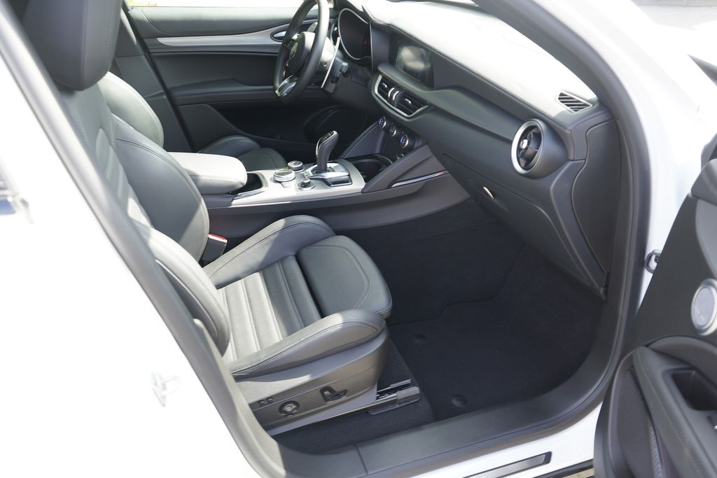 Alfa Romeo Stelvio 2024