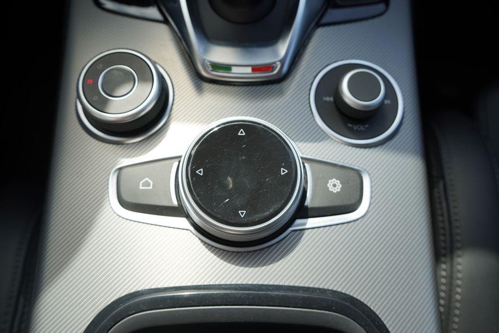 Alfa Romeo Stelvio 2024