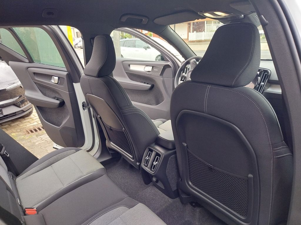 Volvo XC40 2025