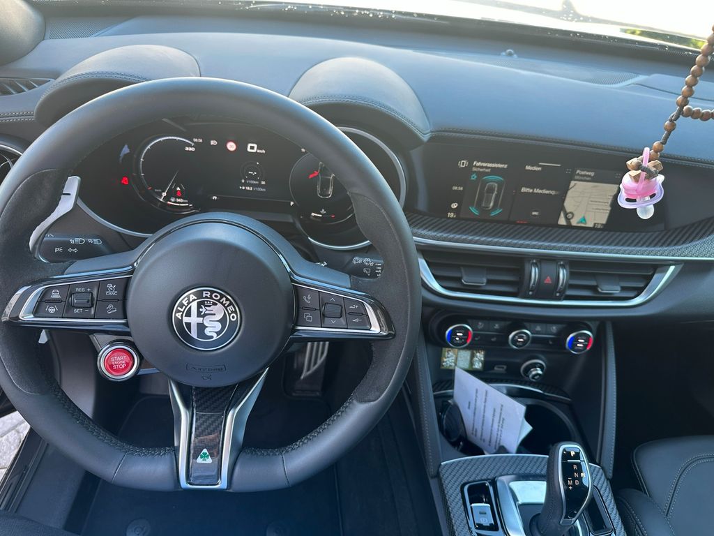 Alfa Romeo Stelvio 2025