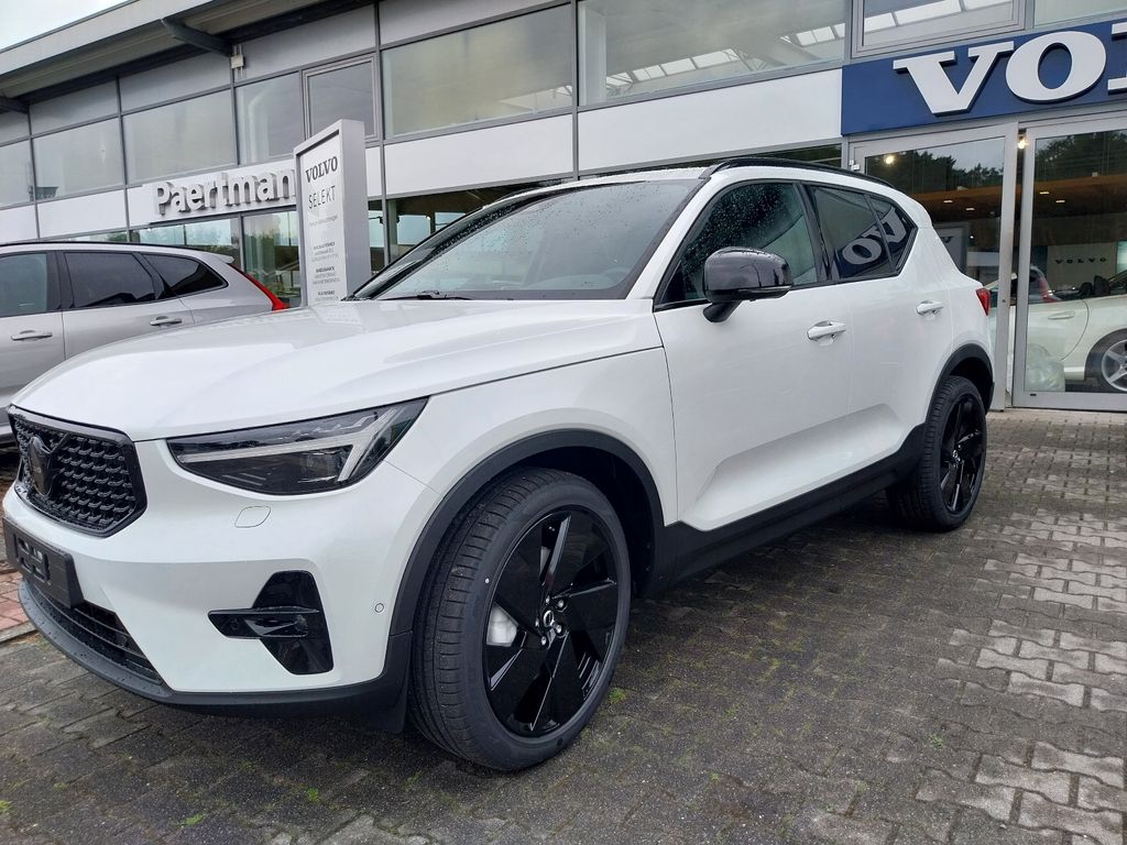 Volvo XC40 2025