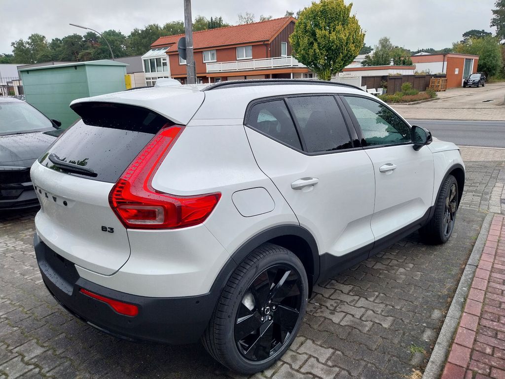 Volvo XC40 2025