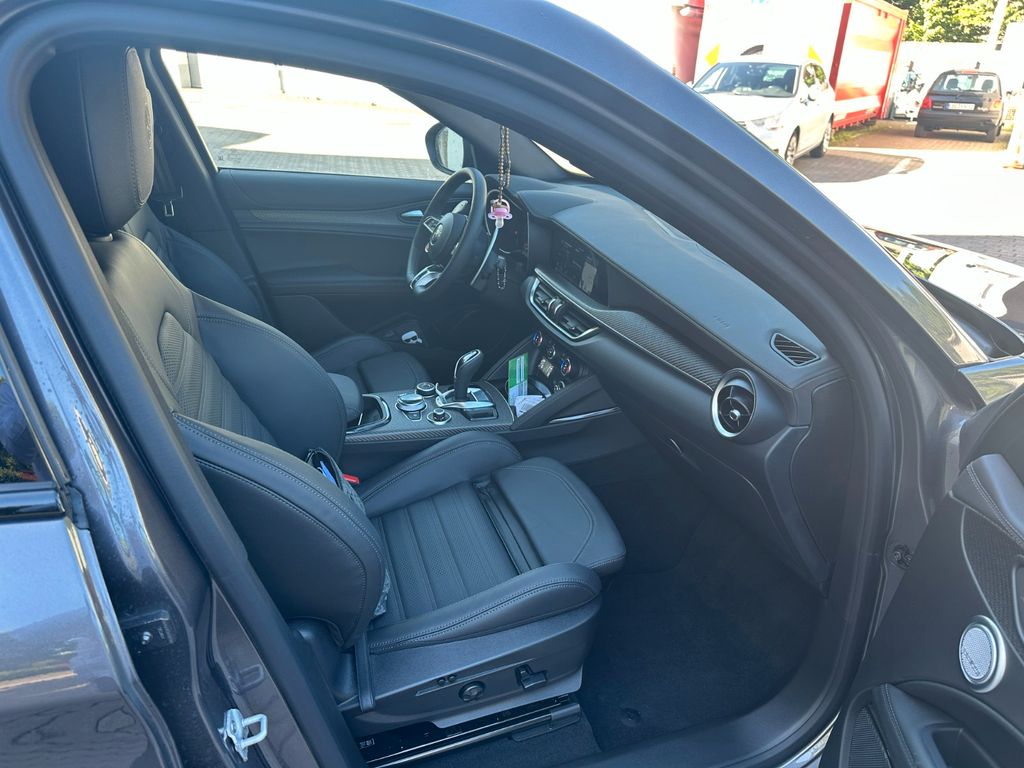 Alfa Romeo Stelvio 2025