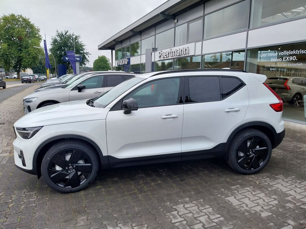 Volvo XC40 2025