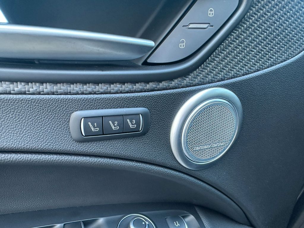 Alfa Romeo Stelvio 2025