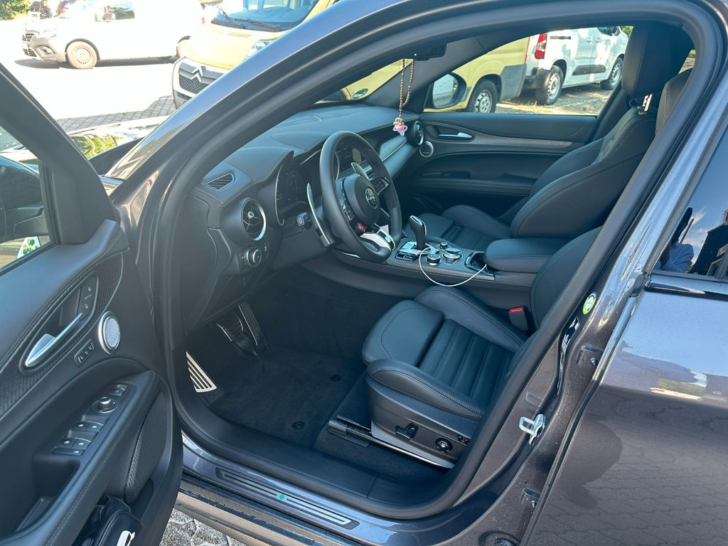 Alfa Romeo Stelvio 2025