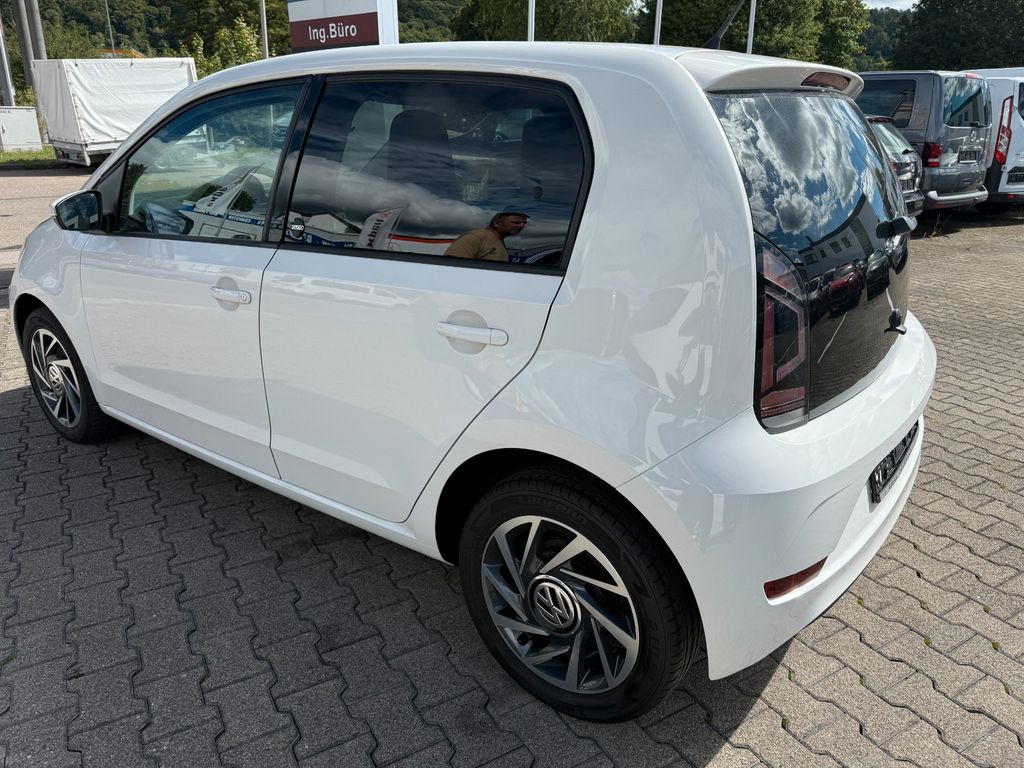 Volkswagen up! 2017