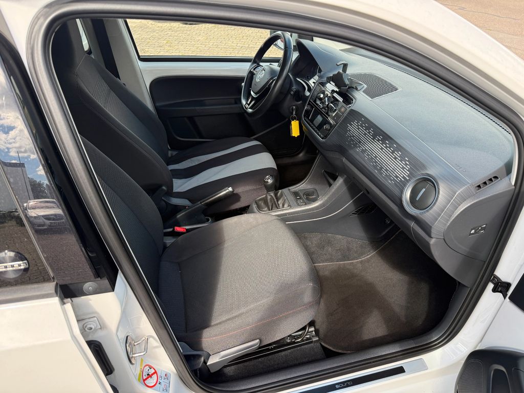 Volkswagen up! 2017