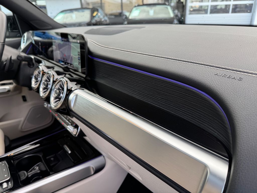 Mercedes-Benz GLB 180 2021