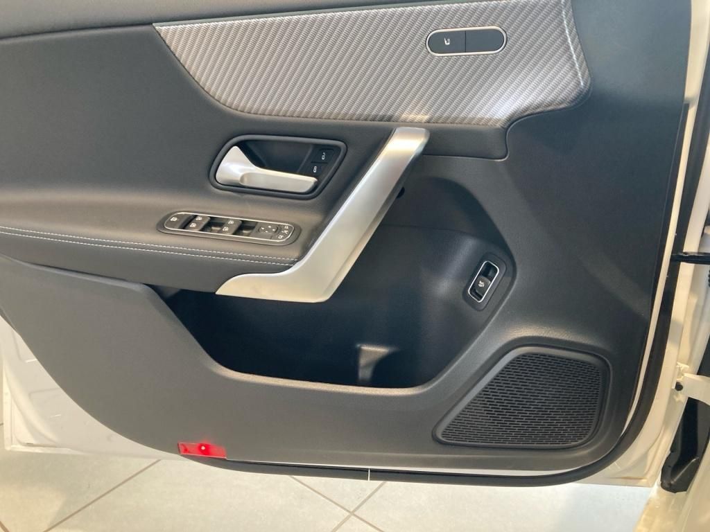 Mercedes-Benz A 180 2025