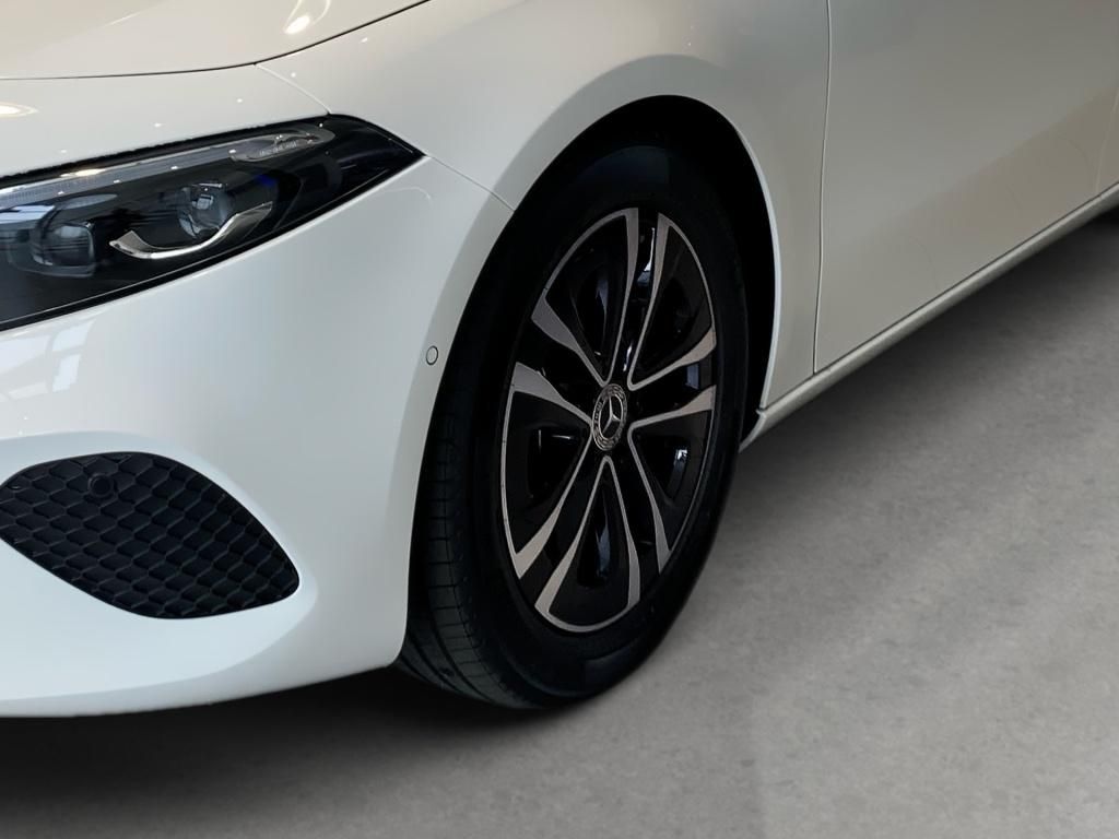 Mercedes-Benz A 180 2025