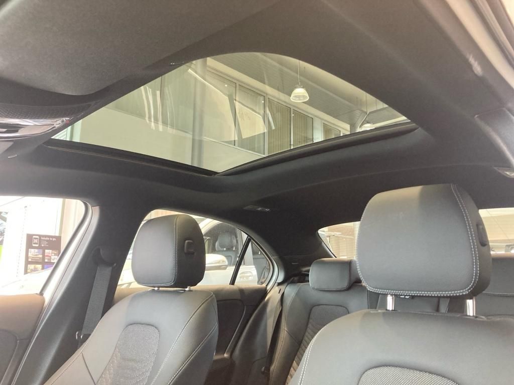 Mercedes-Benz A 180 2025