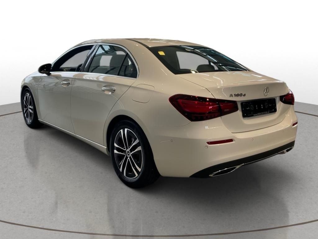 Mercedes-Benz A 180 2025