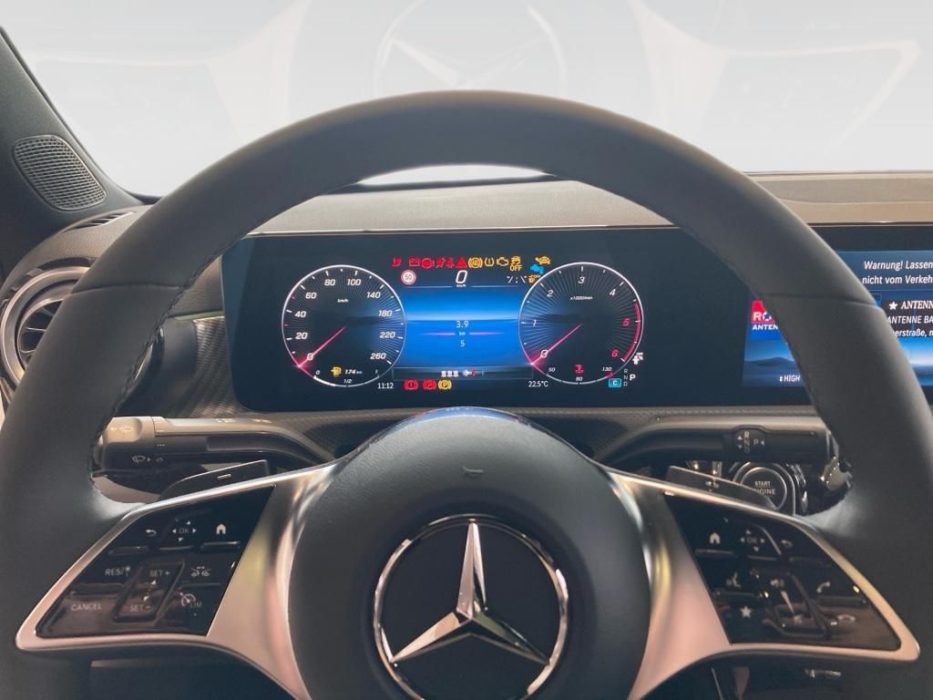 Mercedes-Benz A 180 2025