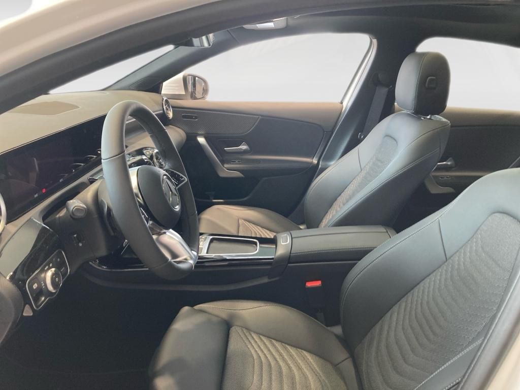 Mercedes-Benz A 180 2025