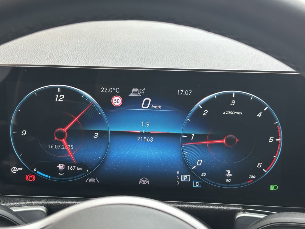 Mercedes-Benz GLB 180 2023