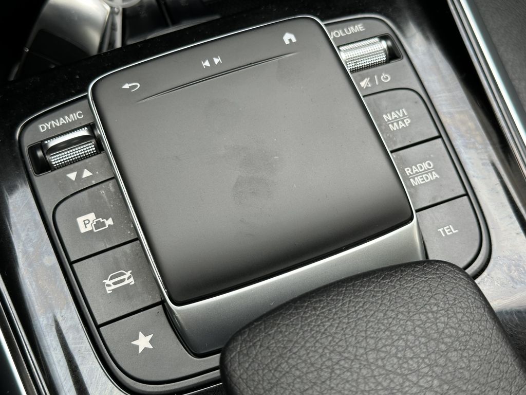 Mercedes-Benz GLB 180 2023