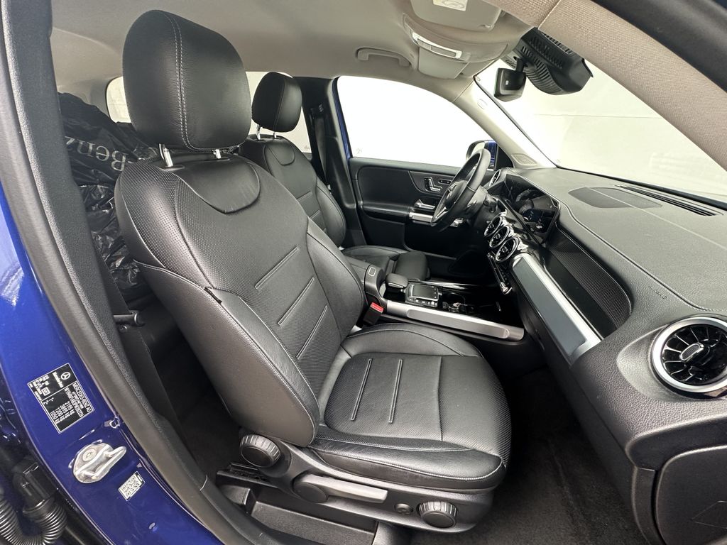 Mercedes-Benz GLB 180 2023