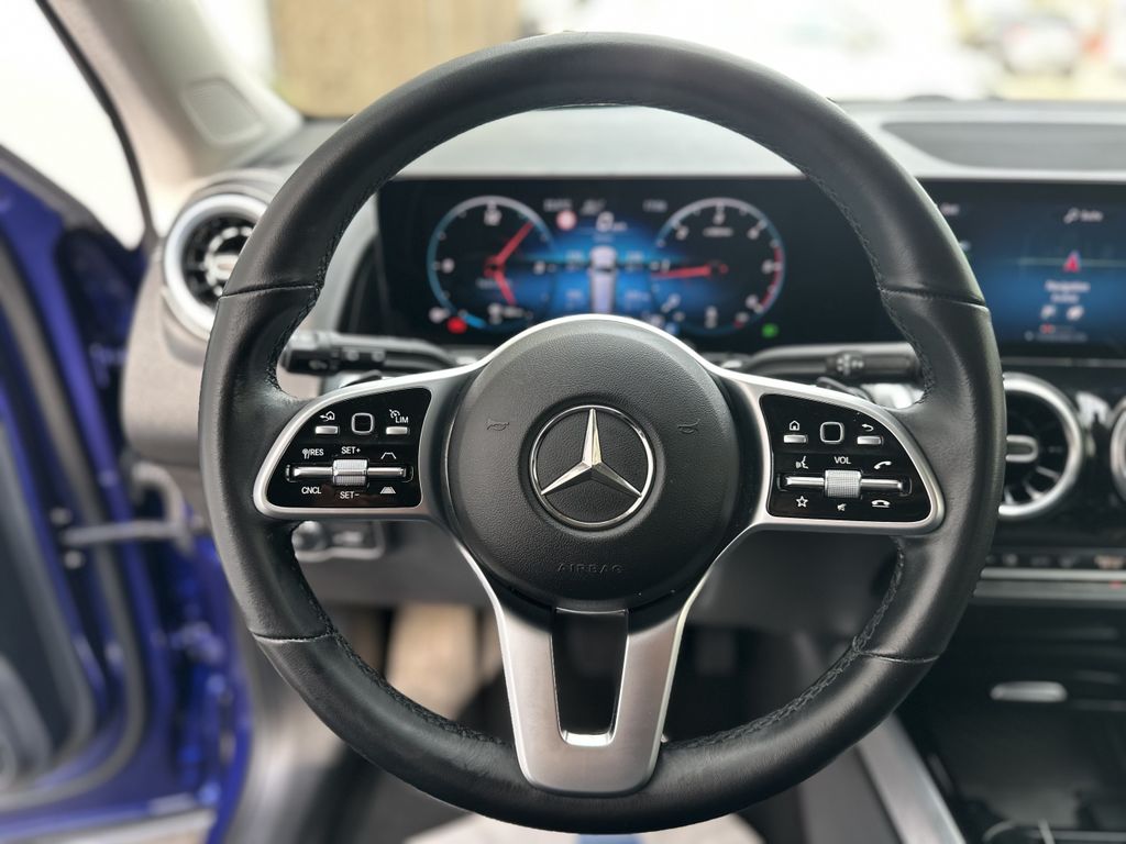 Mercedes-Benz GLB 180 2023