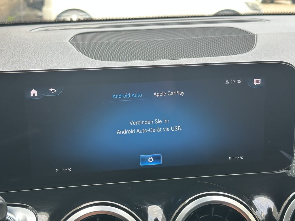 Mercedes-Benz GLB 180 2023