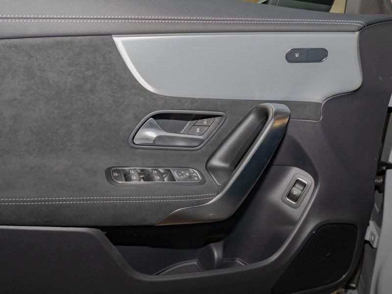 Mercedes-Benz CLA 220 2025