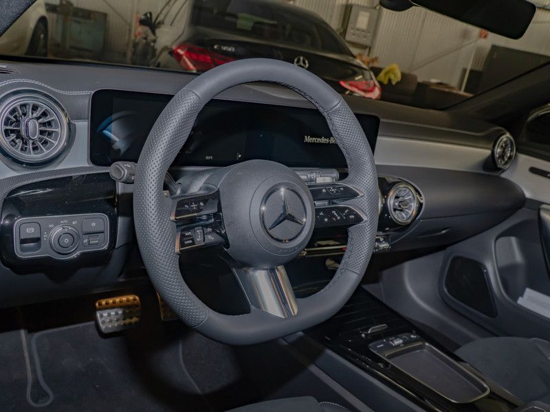 Mercedes-Benz CLA 220 2025
