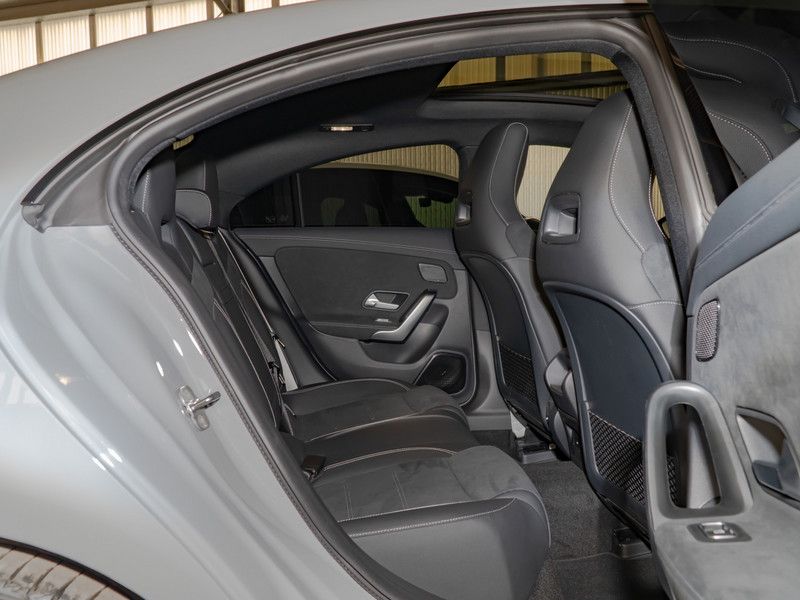 Mercedes-Benz CLA 220 2025