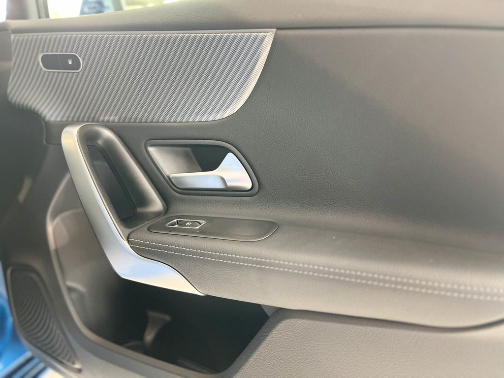 Mercedes-Benz A 180 2023