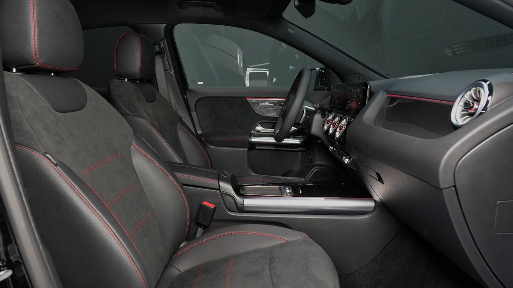 Mercedes-Benz GLA 200 2025