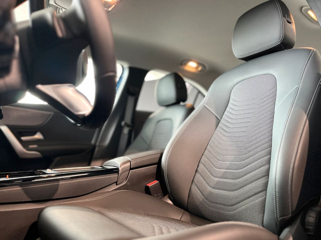 Mercedes-Benz A 180 2023