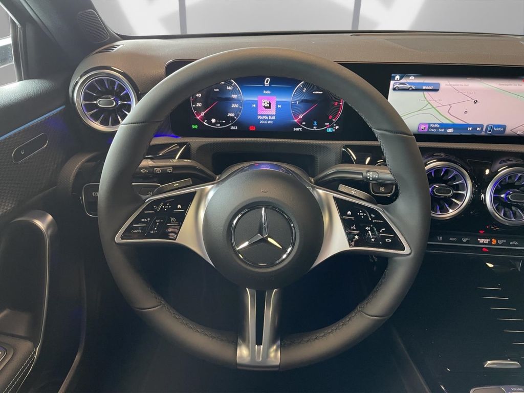 Mercedes-Benz A 220 2025